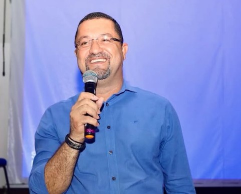 Secretário do PT comemora aumento de R$106 do salário mínimo e é escrachado