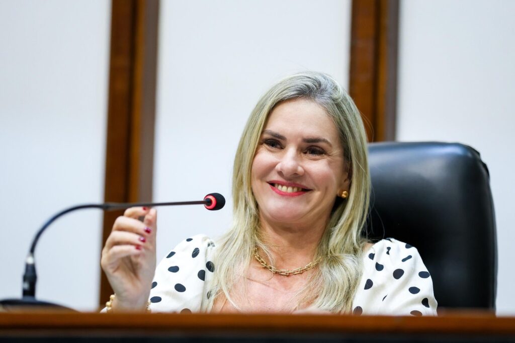 Ivana Bastos assume definitivamente presidência da AL-BA