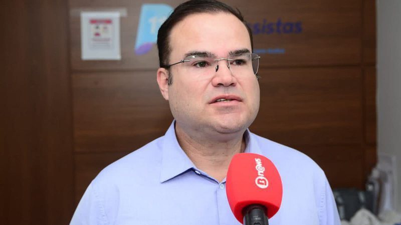 Cacá Leão confirma desejo do pai em disputar vaga na ALBA em 2026