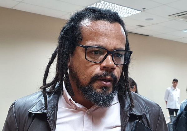 Kleber Rosa diz que vitória de Flávio Bolsonaro seria “entregar o Brasil” a Trump