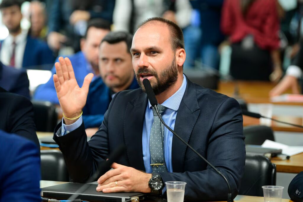 Eduardo Bolsonaro pede trégua de sanções contra parlamentares e ministros do STF