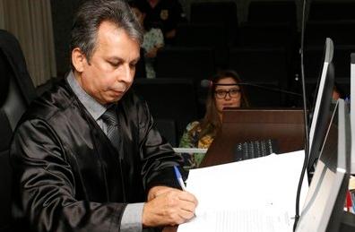 Juiz Alderico Rocha Santos é aposentado compulsoriamente pelo TRF-1