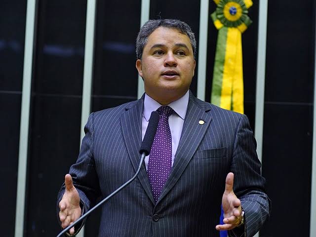 União Brasil quer manter ministérios e vê 2025 como ano de governabilidade