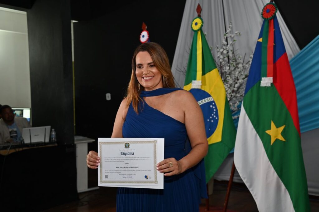 Por unanimidade, TSE mantém registro de Sheila Lemos, que segue prefeita de Conquista