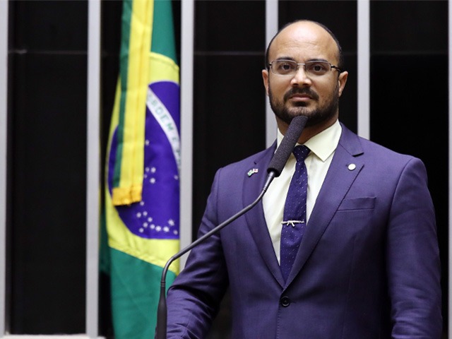 Capitão Alden celebra urgência para projeto que tenta barrar aumento do IOF