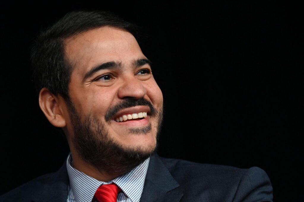 Jorge Messias critica Trump e defende soberania brasileira durante lançamento de programa social