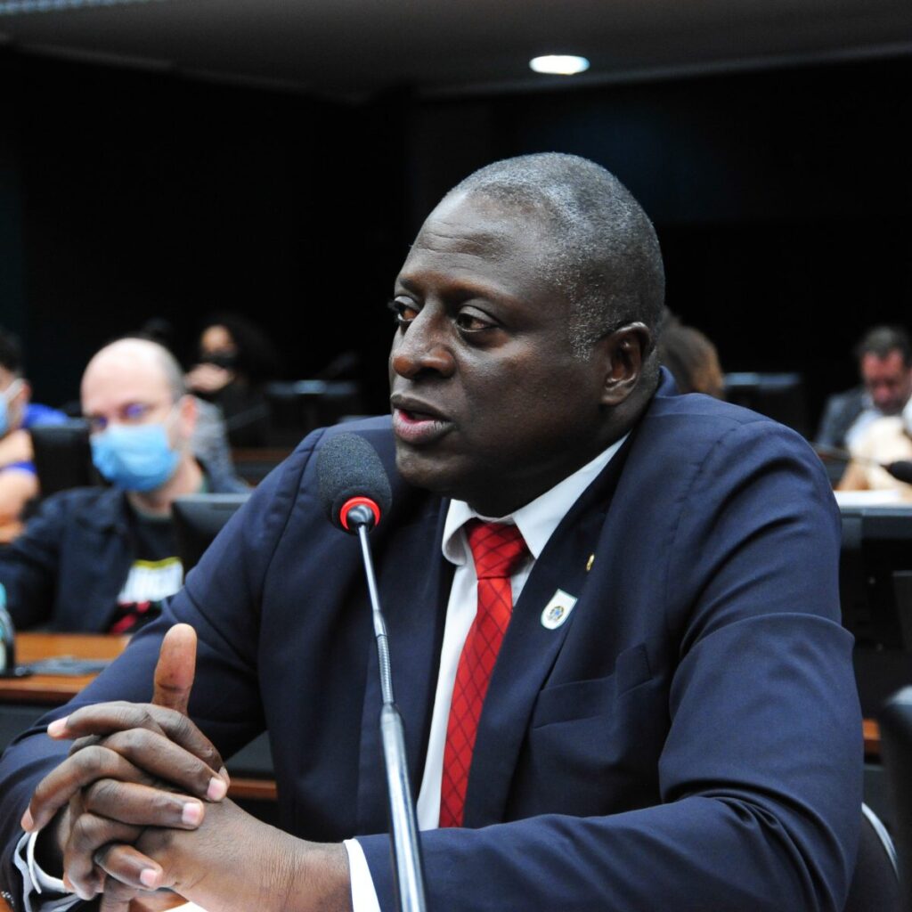 Mulher que chamou deputado Hélio Lopes de “capitão do mato” é indiciada por racismo