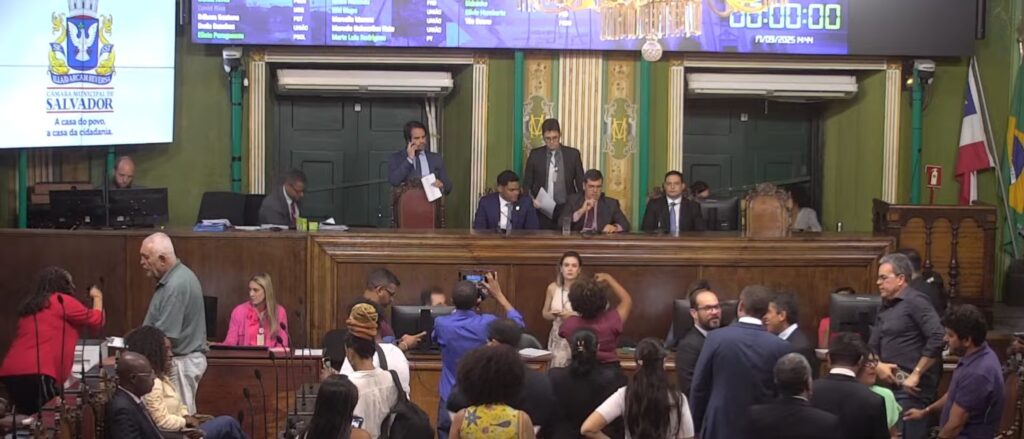 Vereadores repudiam aprovação da PEC da Blindagem em Salvador