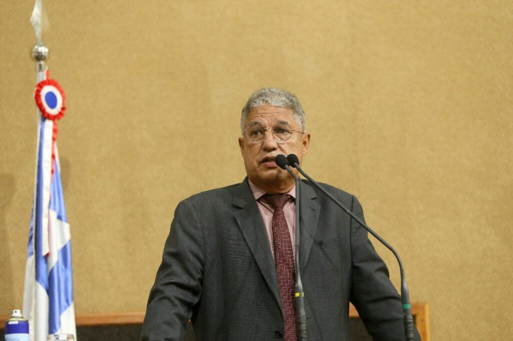 Rosemberg diz que discurso de ACM Neto virou ‘disco arranhado’