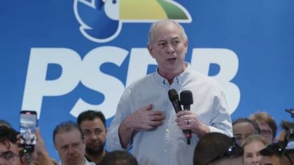 Ciro Gomes retorna ao PSDB e critica Lula em evento de filiação no Ceará