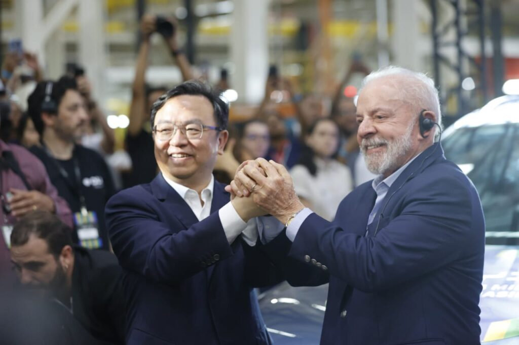 Com a presença de Lula, BYD inaugura fábrica em Camaçari