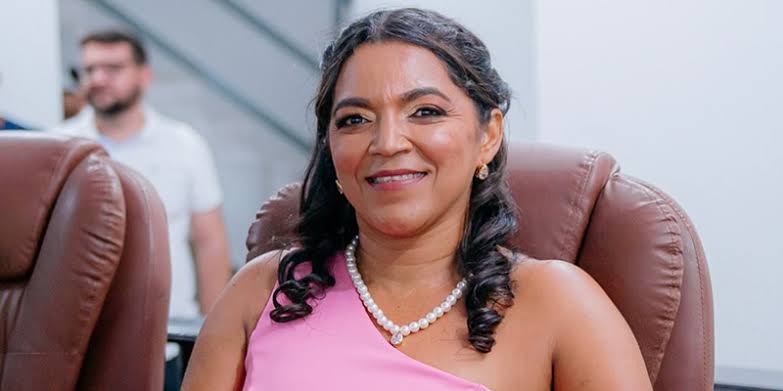 Vereadora baiana admite ter dirigido sem habilitação e depois volta atrás