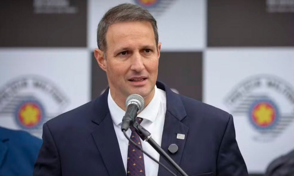 Deputado Derrite recua e retira trechos polêmicos de projeto antifacção após pressão do governo