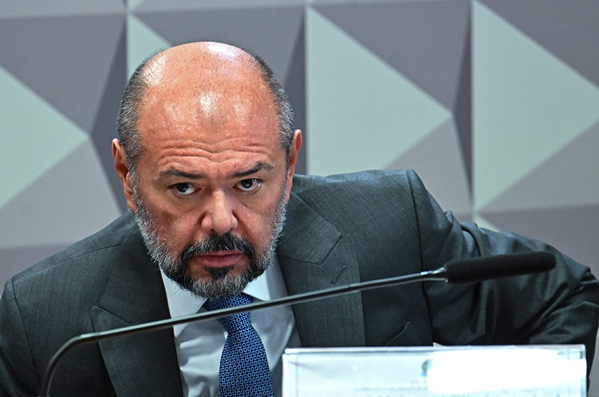 Ex-ministro de Bolsonaro é colocado sob monitoramento eletrônico em nova fase da Operação Sem Desconto