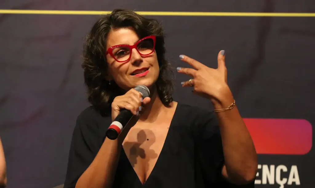 “Vou ser candidata e vou me eleger”, diz Manuela D’Ávila ao confirmar filiação ao PSOL