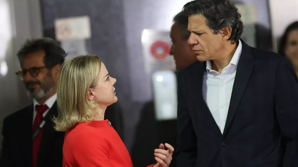Gleisi Hoffmann defende candidatura de Fernando Haddad ao governo de São Paulo