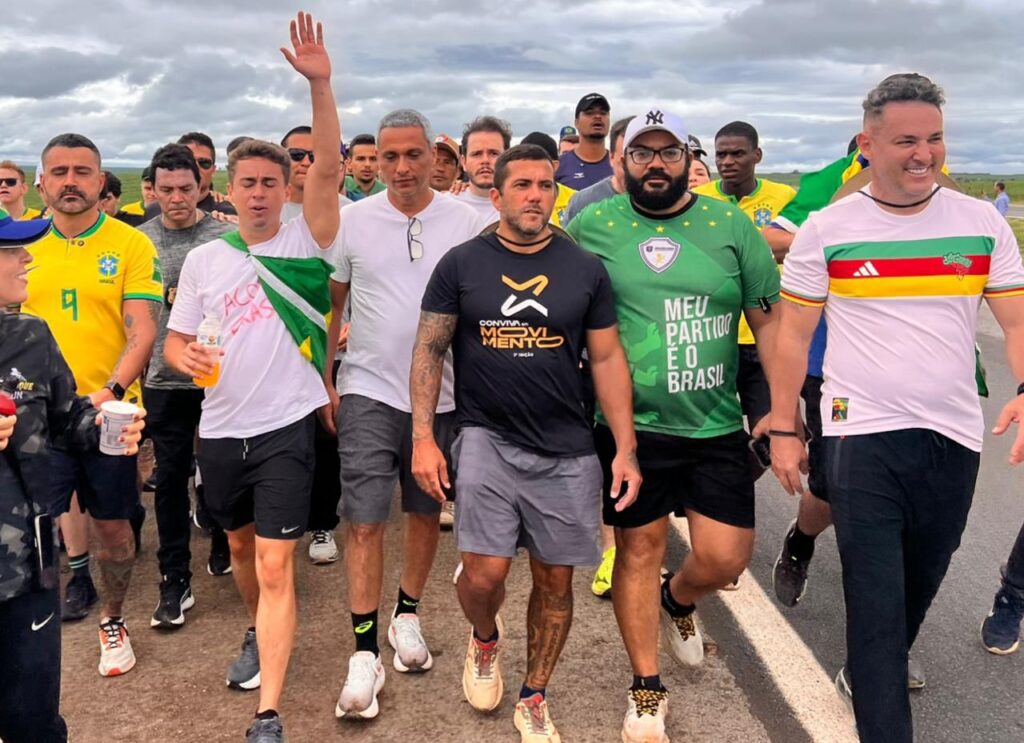 Leandro de Jesus denuncia ameaças após se juntar a Nikolas Ferreira em caminhada