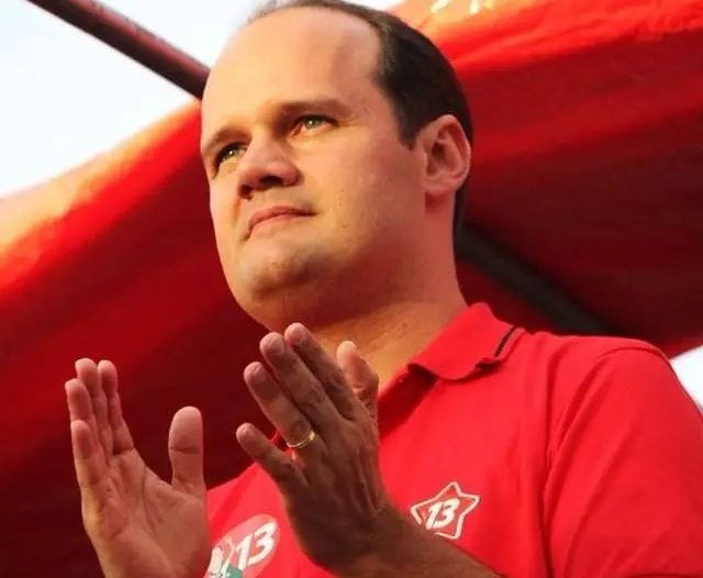 Ex-prefeito de Amargosa deixa Secretaria da Presidência da República para disputar vaga na ALBA