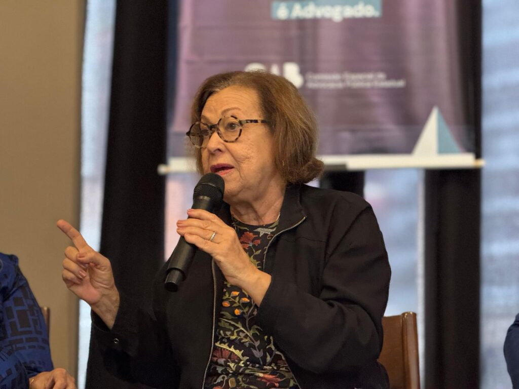 Lídice cobra explicações sobre falhas no “Pé na Escola” e denuncia desmatamento na Paralela