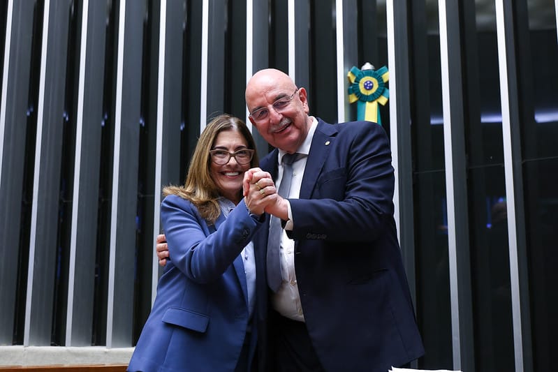 Câmara aprova projeto relatado por Rogéria Santos que endurece combate à violência sexual infantil na internet