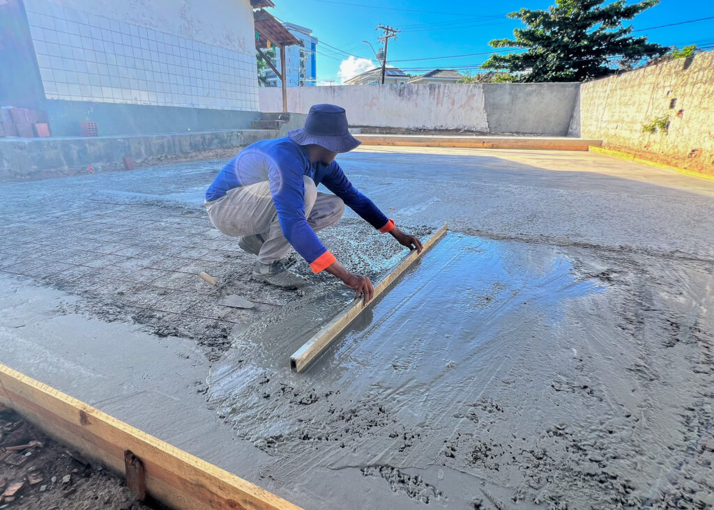 Prefeitura de Lauro de Freitas intensifica manutenção em escolas durante recesso escolar