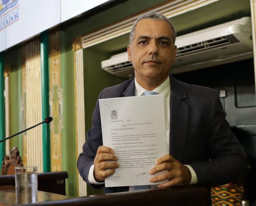 Cezar Leite (PL) envia projeto à Câmara que prevê redução da tarifa de esgoto para 40%