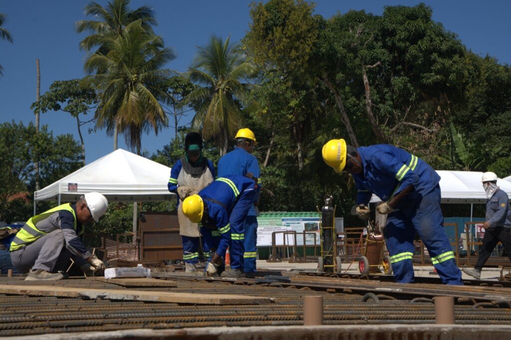 Concessionária começa a instalar plataforma que dará suporte à construção da Ponte Salvador–Itaparica Concessionária começa a instalar plataforma que dará suporte à construção da Ponte Salvador–Itaparica
