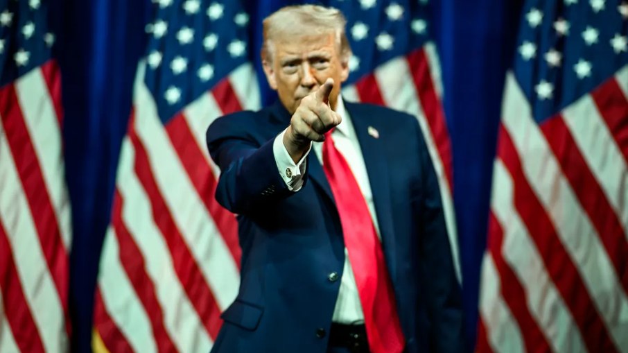 Trump autoriza empresas privadas dos EUA a participar de operações cibernéticas contra organizações criminosas