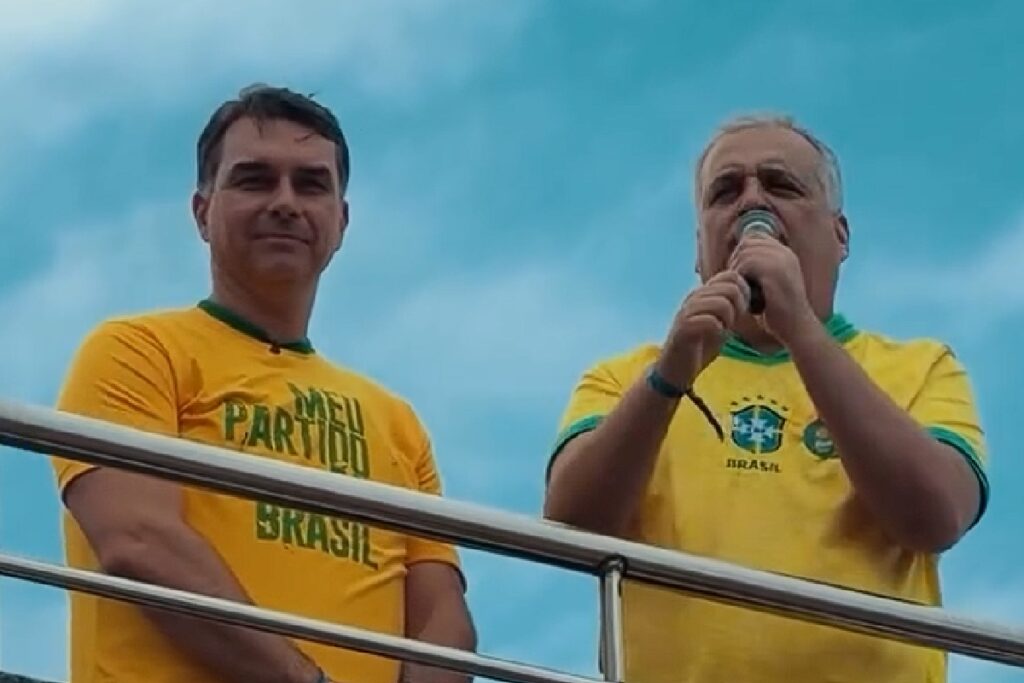 Flávio Bolsonaro cancela ato de campanha em Juiz de Fora, onde pai levou facada em 2018; saiba o motivo