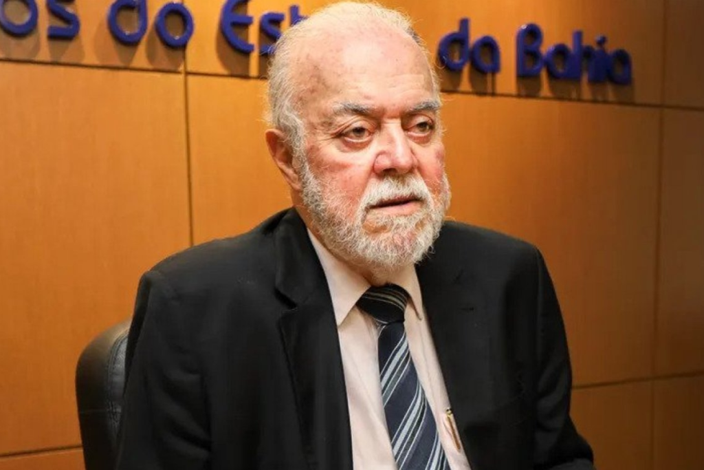 Exclusivo: Último conselheiro do período carlista, Francisco Netto deixa TCM-BA e destaca “dever cumprido” após 8 mandatos na Presidência Exclusivo: Último conselheiro do período carlista, Francisco Netto deixa TCM-BA e destaca “dever cumprido" após 8 mandatos na Presidência