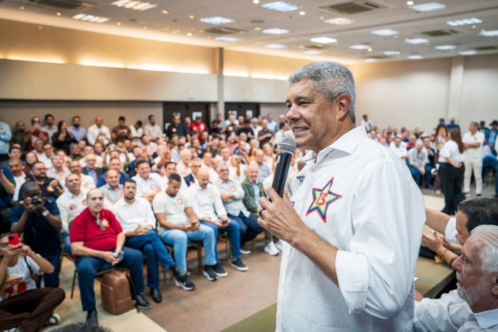 Jerônimo reúne prefeitos de mais de 330 municípios em ato de apoio à reeleição