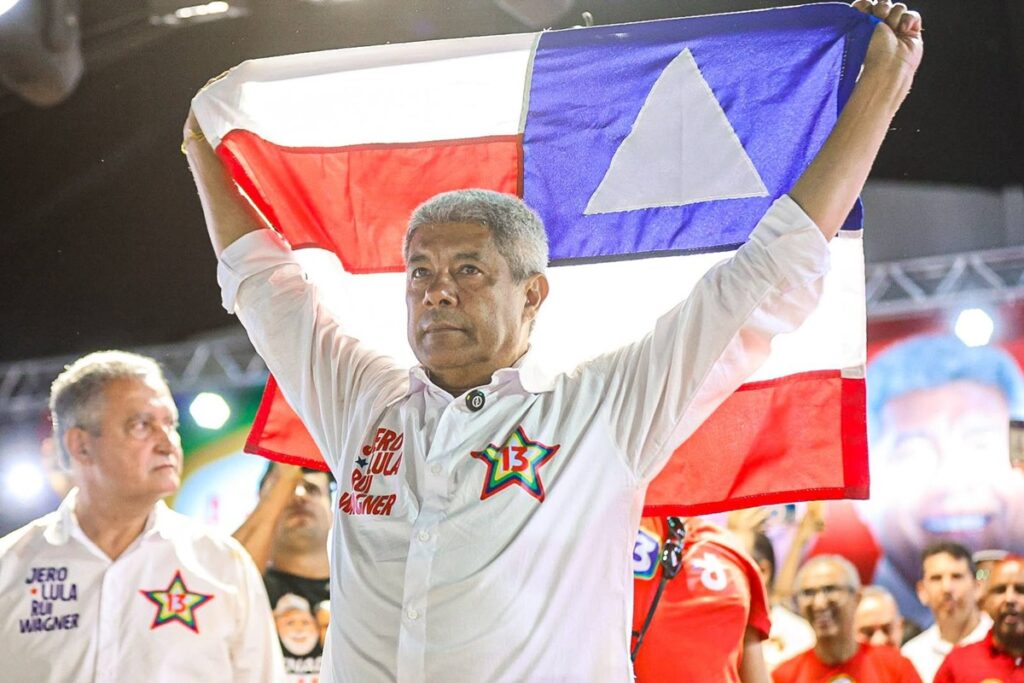 Jerônimo abre campanha em Irecê, reúne multidão e mira ampliação de votos de Lula na Bahia