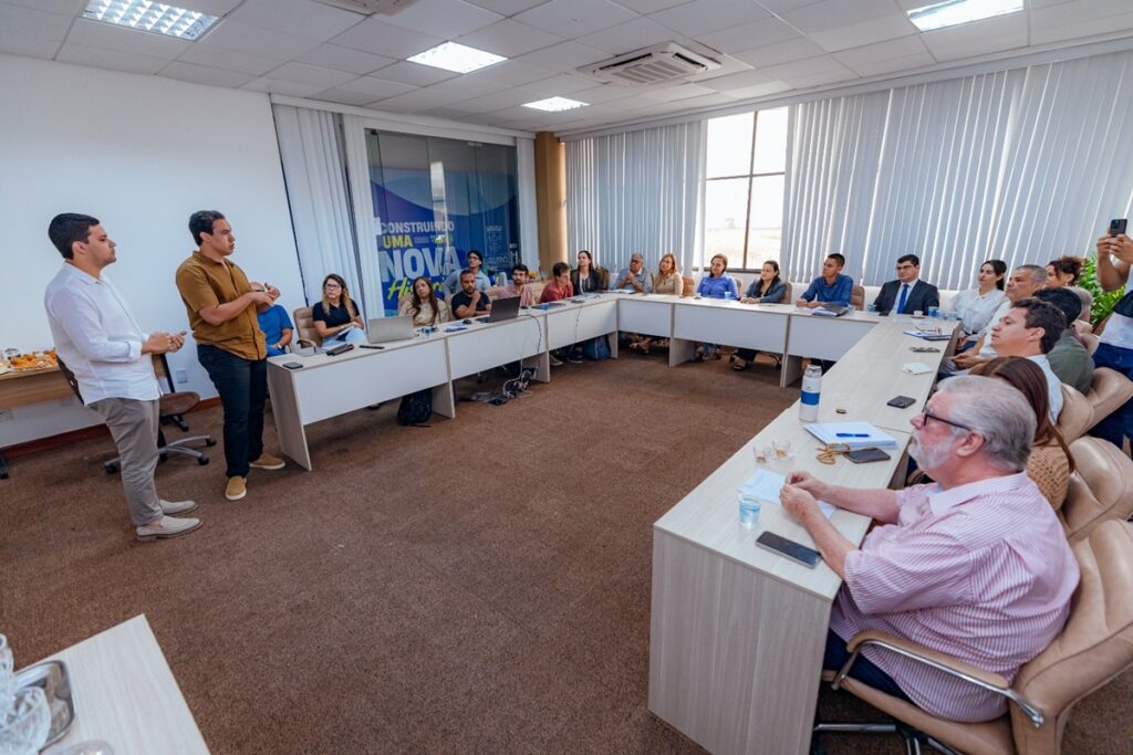 Lauro de Freitas avança na digitalização de serviços públicos para atendimento à população