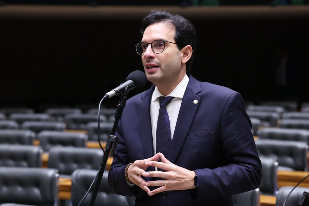 Leo Prates lança plataformas para apresentar propostas e ampliar diálogo com eleitores