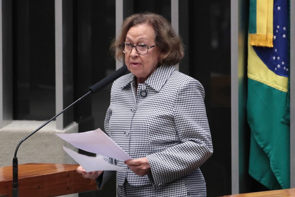 Lídice critica Bruno Reis após prefeito anunciar novos recursos para obra de escola para autistas: "Irresponsabilidade"