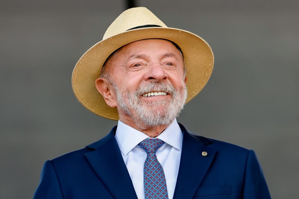 Lula diz que Brasil 'está pronto' para avançar com fim da escala 6x1, taxa das blusinhas e PEC da Segurança