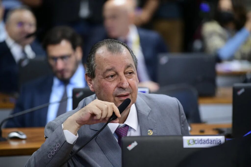 Relator descarta mudanças em PEC do fim da escala 6×1 e tenta acelerar votação no Senado Relator descarta mudanças em PEC do fim da escala 6x1 e tenta acelerar votação no Senado