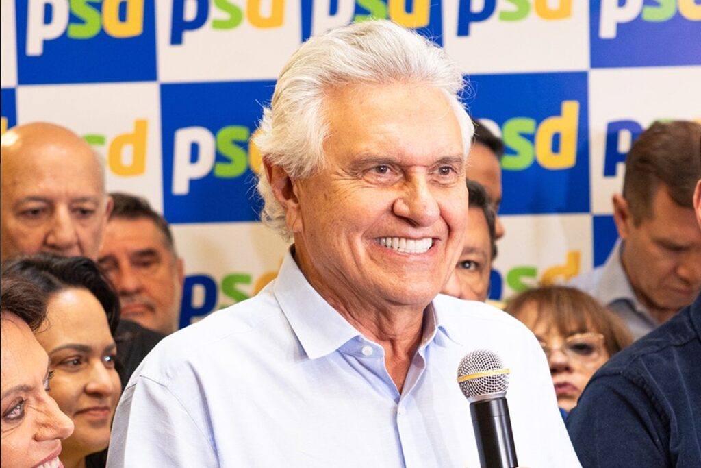 Caiado critica Flávio Bolsonaro após suposto erro em currículo: “Não tem compromisso com a verdade”