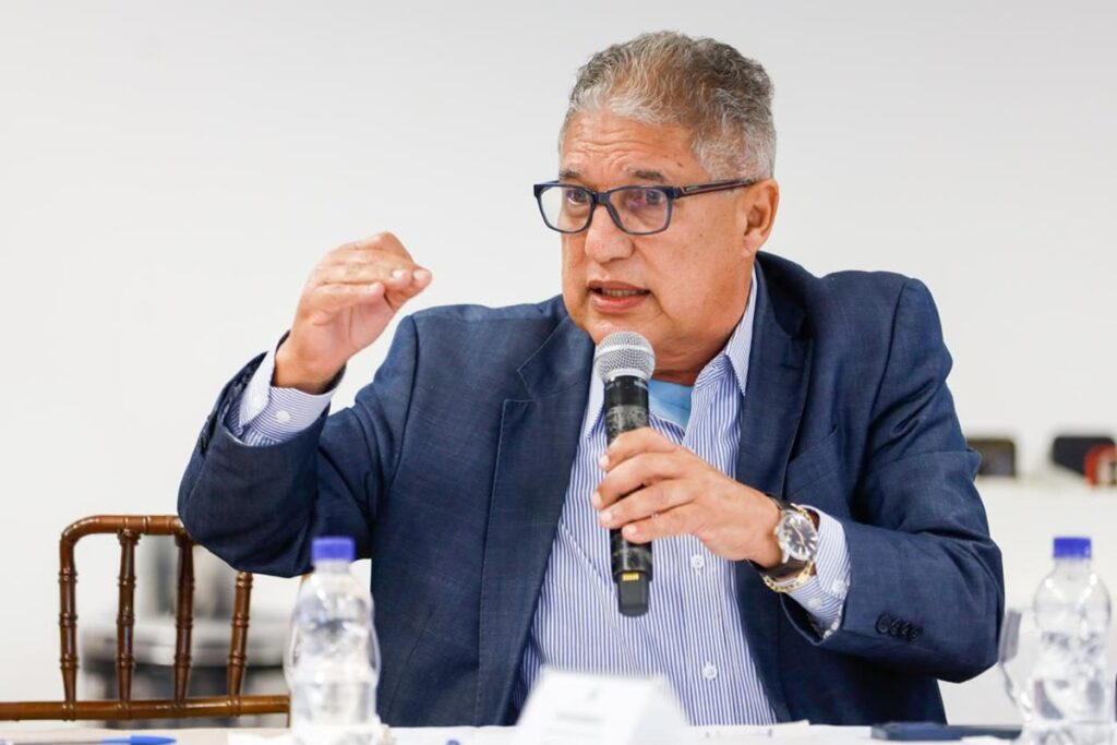 Rosemberg diz que ACM Neto tenta censurar imprensa e esconder críticas à sua gestão