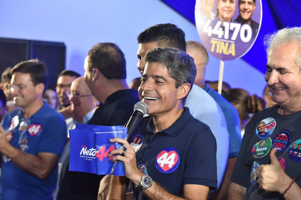 ACM Neto destaca mobilização em São Gonçalo dos Campos e diz que prefeitos da oposição estão “vestindo a camisa” ACM Neto destaca mobilização em São Gonçalo dos Campos e diz que prefeitos da oposição estão "vestindo a camisa"