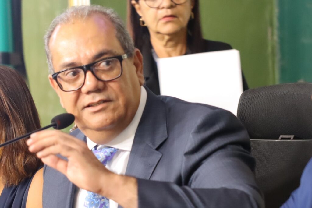 Carlos Muniz anuncia transferência do expediente diário da Câmara de Salvador para o antigo Cine Excelsior