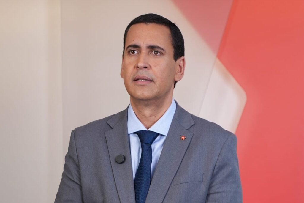 Éden Valadares critica aliados de Flávio Bolsonaro por votos contra fim da escala 6x1: "Inimigos do povo"