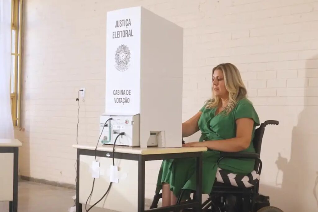Prazo para eleitores com deficiência pedirem transporte gratuito nas eleições termina nesta segunda