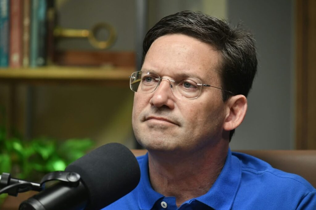 João Roma critica demora da Fiol e aponta gargalos de energia e logística no Oeste da Bahia
