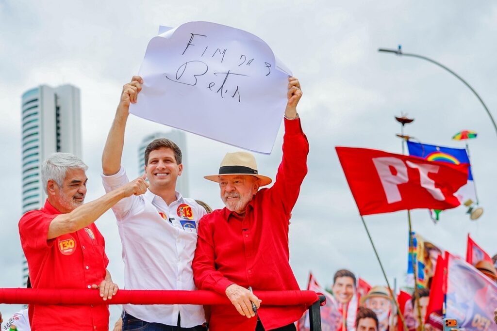Lula reforça críticas às bets e dispara: "Não é correto gastar o que não tem para tentar ganhar o que não existe"