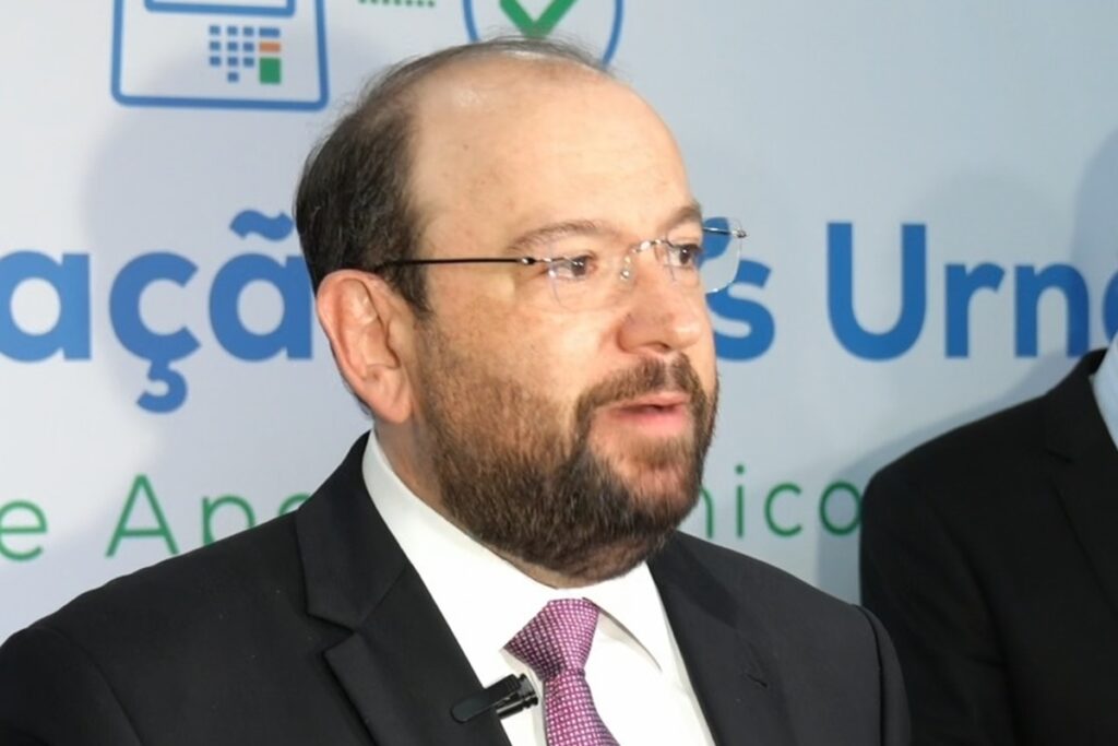 Presidente do TRE-BA destaca operação integrada para dar “respostas imediatas” a irregularidades durante eleições Presidente do TRE-BA destaca operação integrada para dar "respostas imediatas" a irregularidades durante eleições