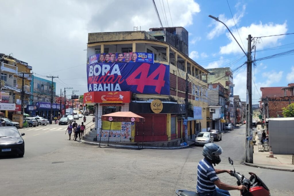 TRE-BA dá 24 horas para campanha de ACM Neto remover outdoor considerado irregular em Lauro de Freitas