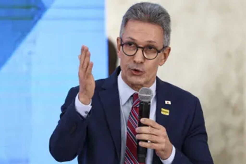 Zema diz que quem acredita no PT deveria “mudar para Venezuela ou Cuba” e admite apoio a Flávio em 2º turno contra Lula