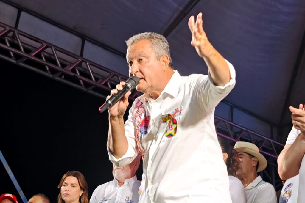 Rui Costa pede busca por indecisos, redução da abstenção e volta a mirar 5 milhões de votos de frente para Lula na Bahia
