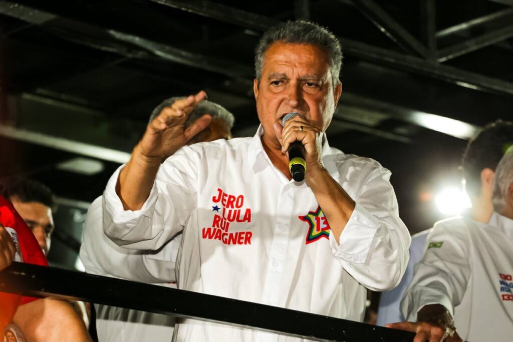 Rui Costa chama Flávio Bolsonaro de "miliciano" e estabelece meta de 5 milhões de votos para Lula na Bahia
